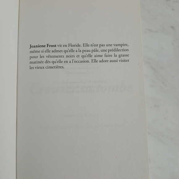 🛍 Creuser sa Tombe #04 De Jeaniene Frost Collection Chasseuse de la Nuit - Picture 7 of 7